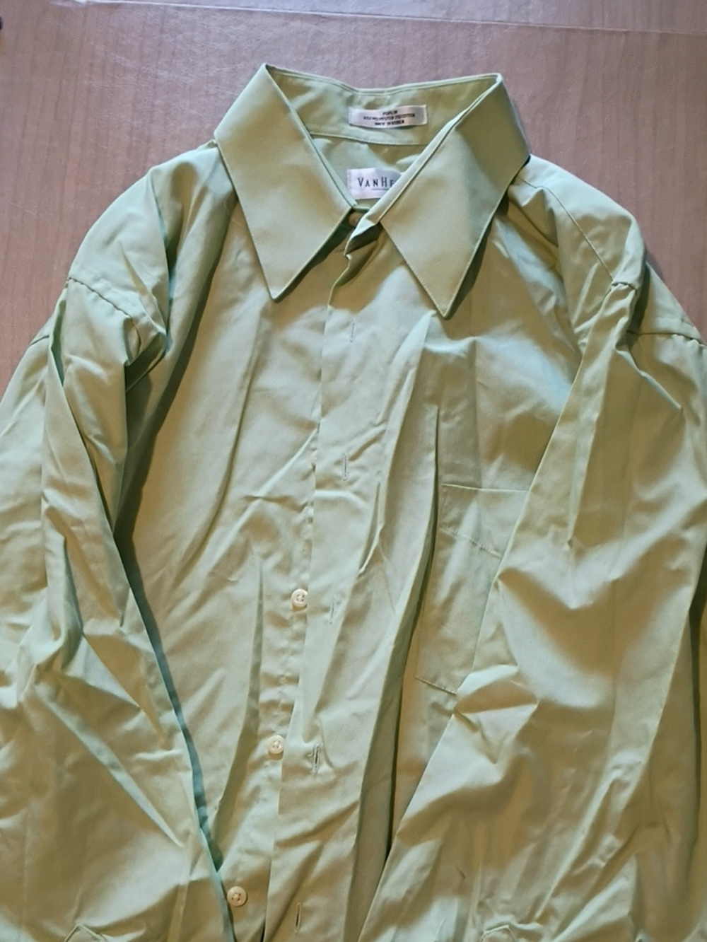 Van Heusen Men’s Pale Green Button-Up Dress Shirt